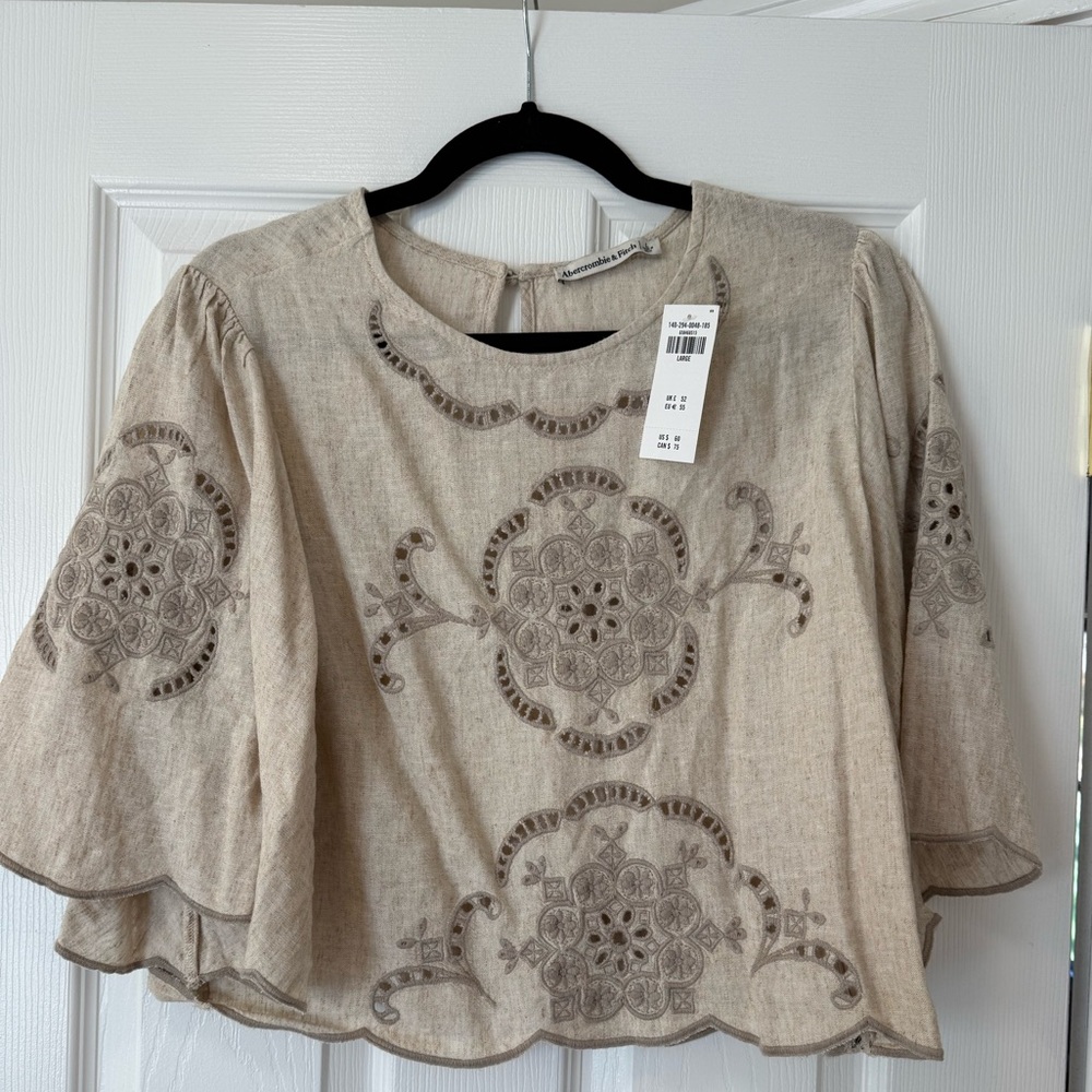 Abercrombie & Fitch angel sleeve top
